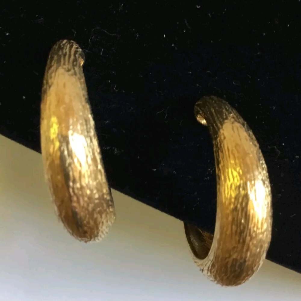 GOLDTONE Hoops earrings